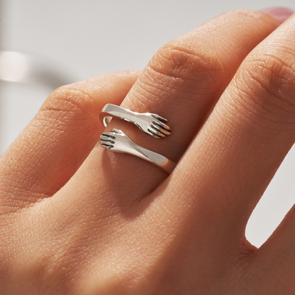 LOVE | Hug Ring